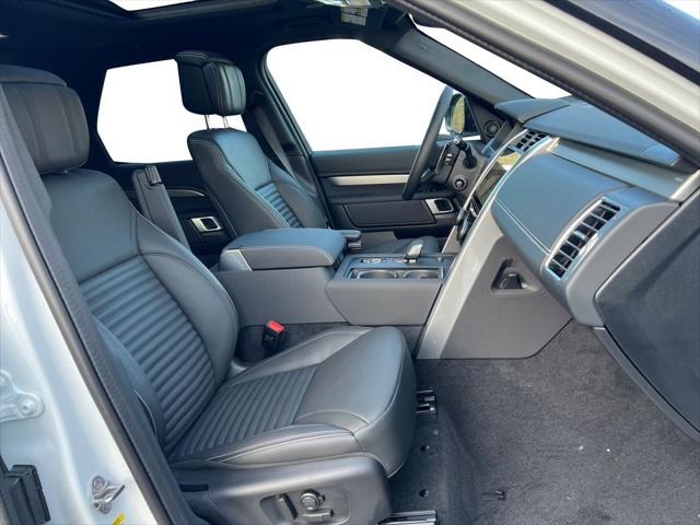 2025 Land Rover Discovery P360 Dynamic SE
