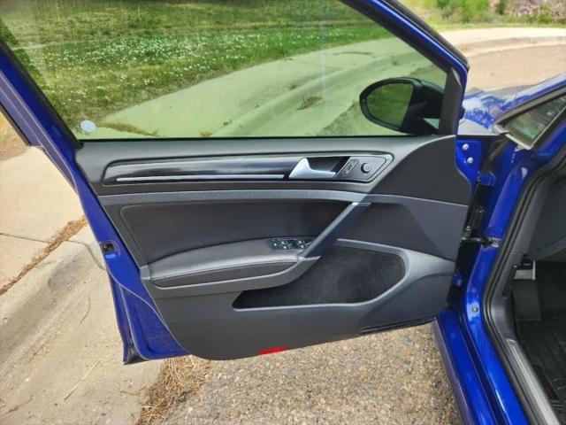 2017 Volkswagen Golf R 4-Door w/DCC & Navigation