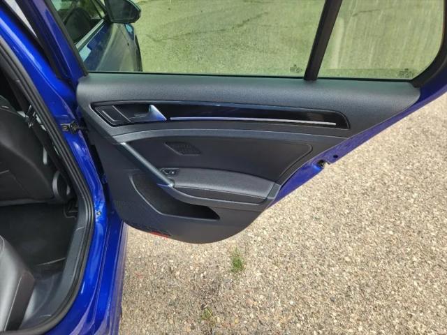 2017 Volkswagen Golf R 4-Door w/DCC & Navigation