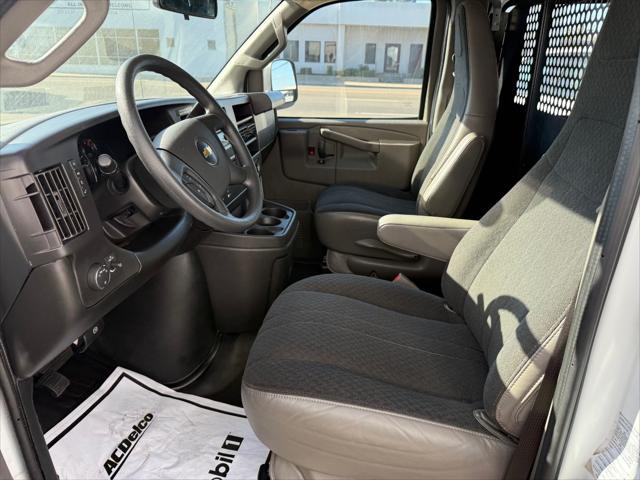 2022 Chevrolet Express Cargo Van RWD 2500 Regular Wheelbase WT