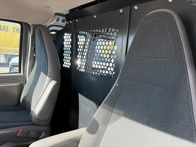 2022 Chevrolet Express Cargo Van RWD 2500 Regular Wheelbase WT