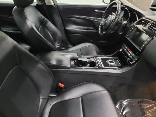 2017 Jaguar XE 25t