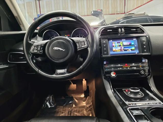 2017 Jaguar XE 25t
