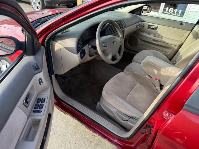 2001 Ford Taurus SE