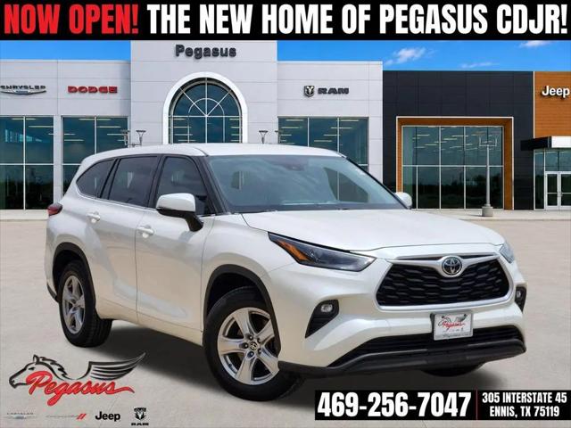 2021 Toyota Highlander LE for sale in Ennis, TX