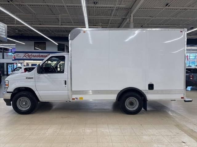 2025 Ford E-350 Cutaway Base