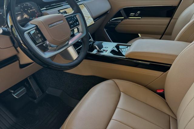 2025 Land Rover Range Rover P530 SE