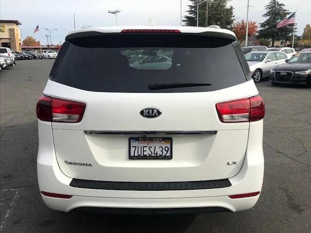 2015 Kia Sedona LX