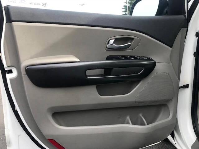 2015 Kia Sedona LX
