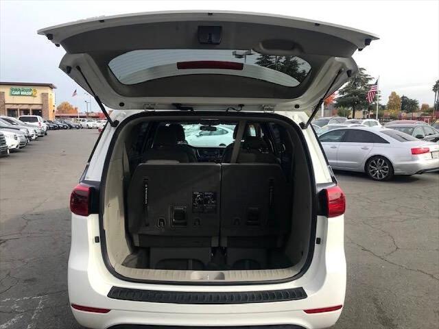 2015 Kia Sedona LX