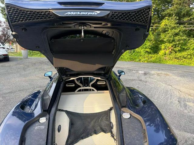 2020 McLaren GT Coupe 2D