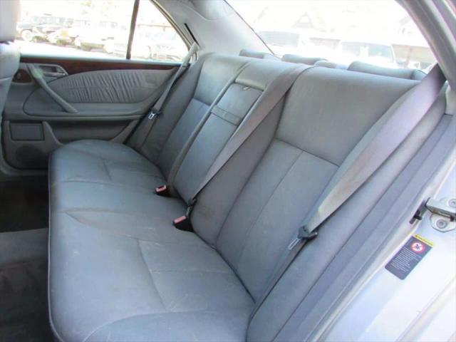 2001 Mercedes-Benz E 320 E 320 Sedan 4D