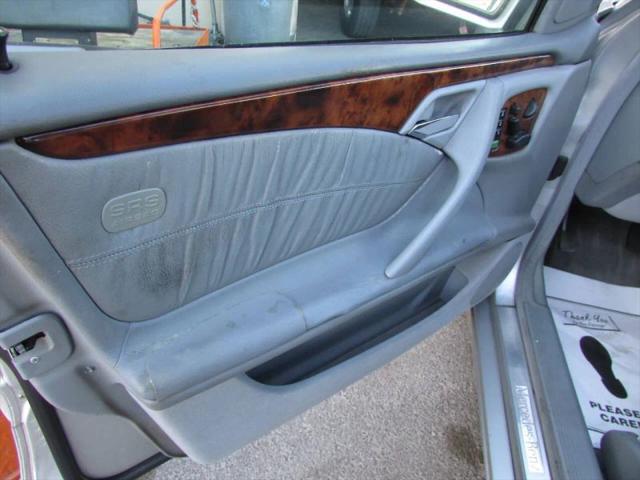 2001 Mercedes-Benz E 320 E 320 Sedan 4D