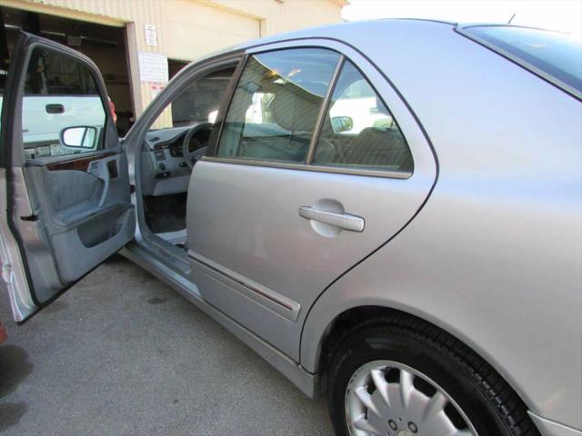 2001 Mercedes-Benz E 320 E 320 Sedan 4D