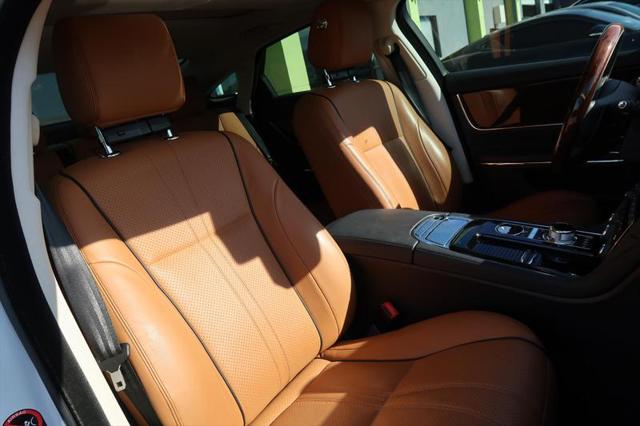2019 Jaguar XJ R-Sport