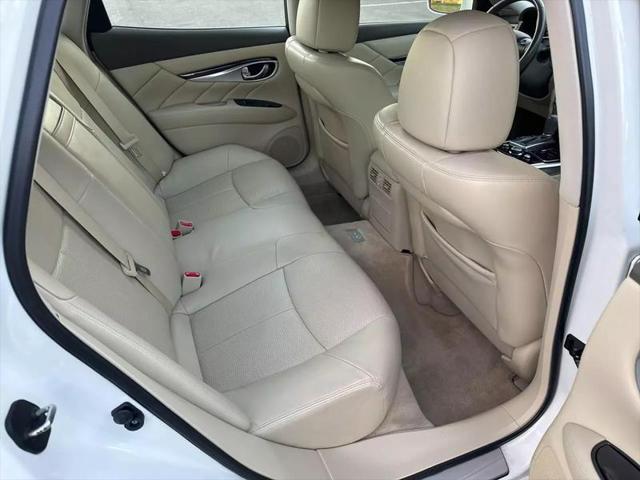 2012 INFINITI M37 M37x Sedan 4D