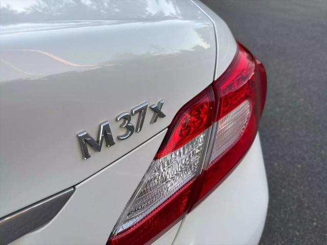 2012 INFINITI M37 M37x Sedan 4D
