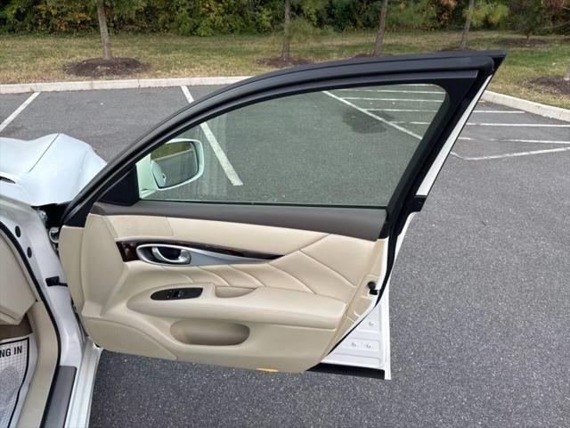 2012 INFINITI M37 M37x Sedan 4D