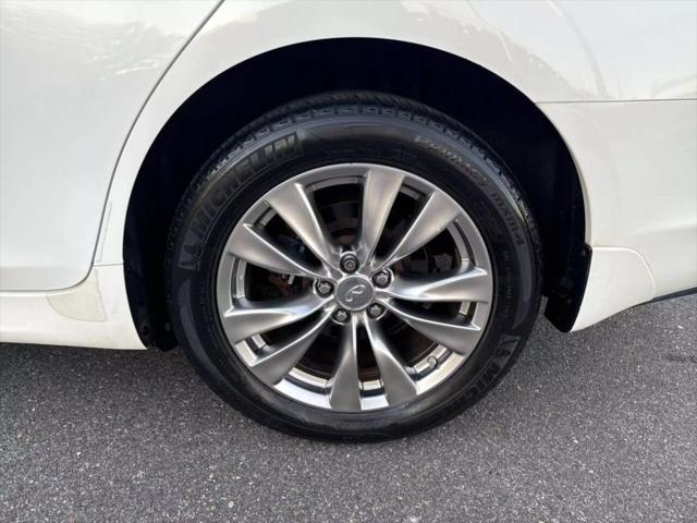 2012 INFINITI M37 M37x Sedan 4D
