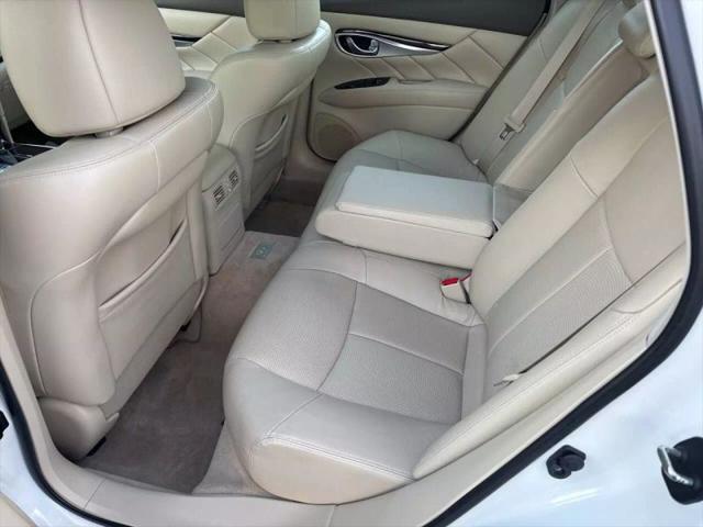 2012 INFINITI M37 M37x Sedan 4D