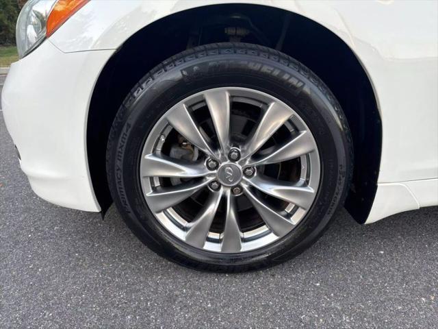 2012 INFINITI M37 M37x Sedan 4D
