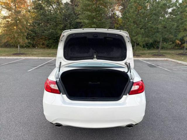 2012 INFINITI M37 M37x Sedan 4D