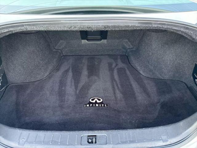 2012 INFINITI M37 M37x Sedan 4D