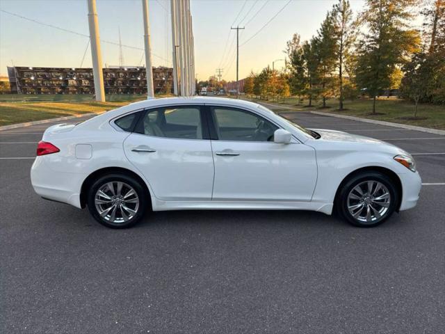 2012 INFINITI M37 M37x Sedan 4D