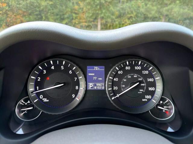 2012 INFINITI M37 M37x Sedan 4D