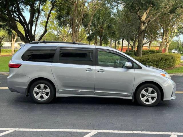 2018 Toyota Sienna LE 8 Passenger