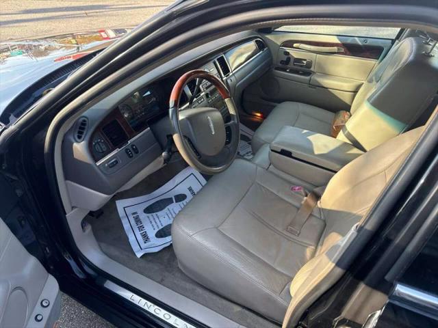 2010 Lincoln Town Car Signature Limited