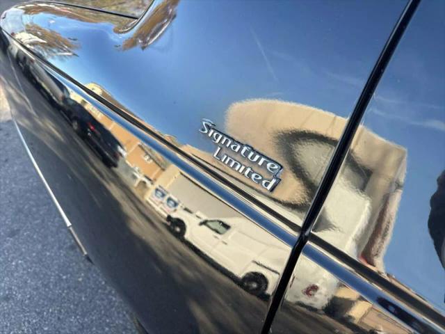 2010 Lincoln Town Car Signature Limited