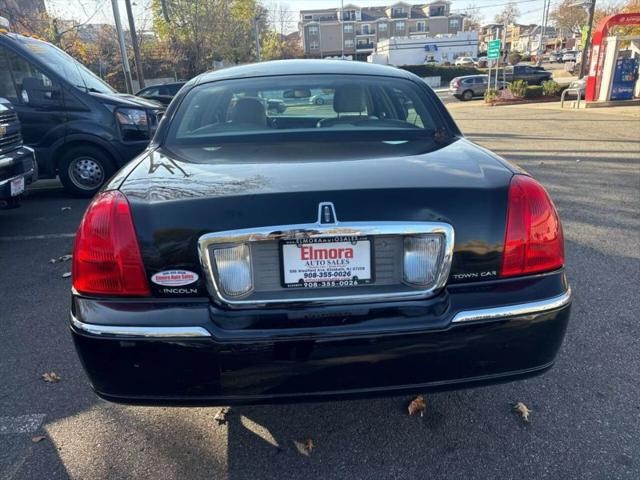 2010 Lincoln Town Car Signature Limited