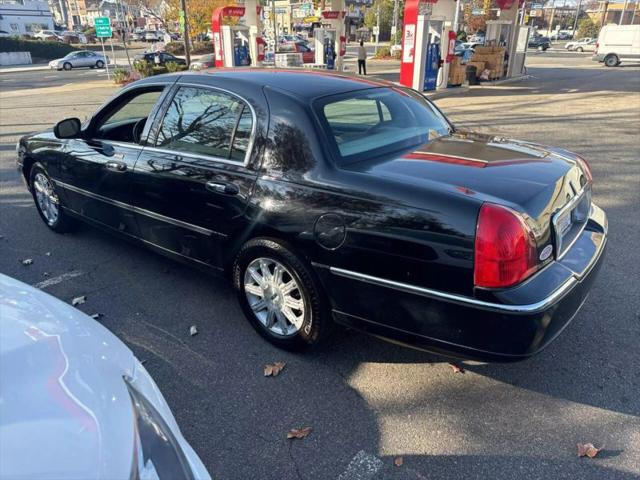 2010 Lincoln Town Car Signature Limited