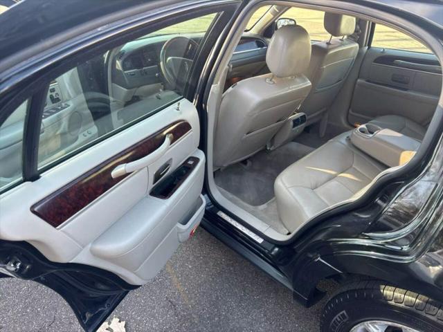 2010 Lincoln Town Car Signature Limited