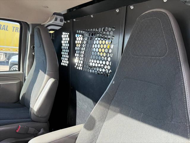 2022 Chevrolet Express Cargo Van RWD 2500 Regular Wheelbase WT