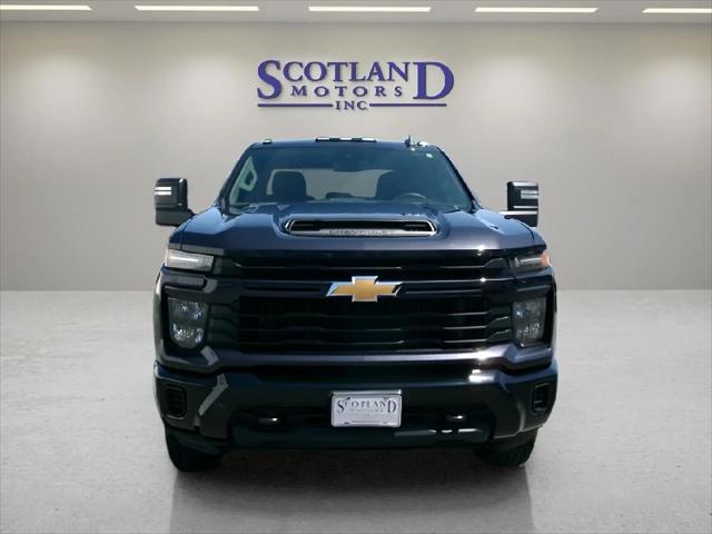 2024 Chevrolet Silverado 2500HD 4WD Crew Cab Standard Bed Custom
