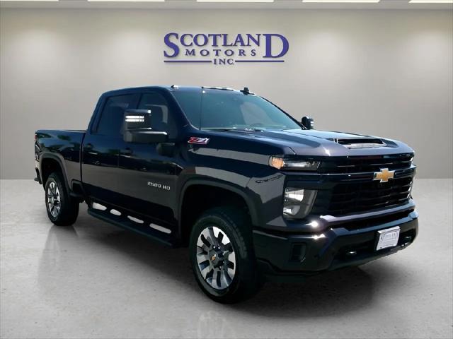2024 Chevrolet Silverado 2500HD 4WD Crew Cab Standard Bed Custom