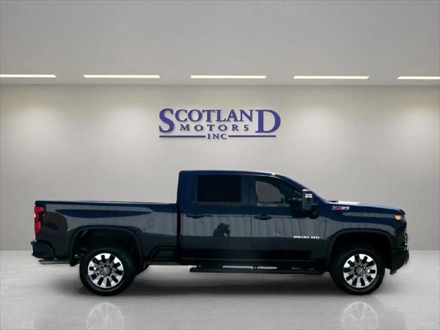 2024 Chevrolet Silverado 2500HD 4WD Crew Cab Standard Bed Custom