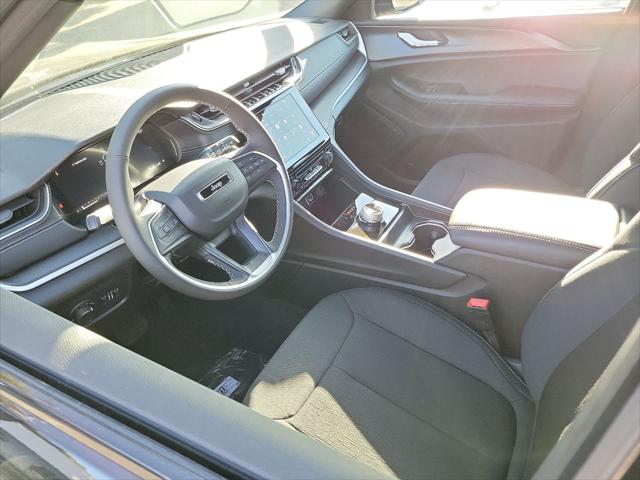 2025 Jeep Grand Cherokee GRAND CHEROKEE L LAREDO X 4X2