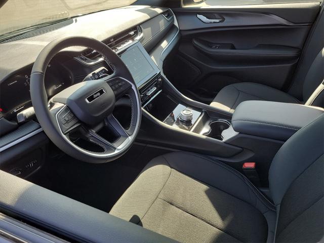 2025 Jeep Grand Cherokee GRAND CHEROKEE L LAREDO X 4X2