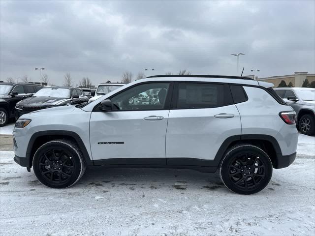2025 Jeep Compass COMPASS LATITUDE 4X4