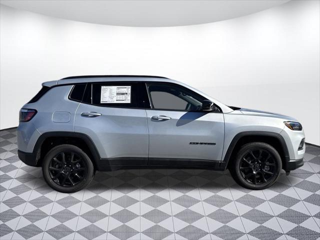 2025 Jeep Compass COMPASS LATITUDE 4X4