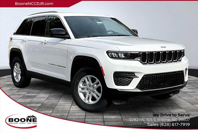 2025 Jeep Grand Cherokee GRAND CHEROKEE LAREDO 4X4