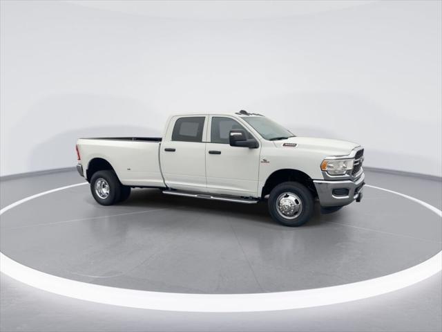 2024 RAM Ram 3500 RAM 3500 TRADESMAN CREW CAB 4X4 8 BOX
