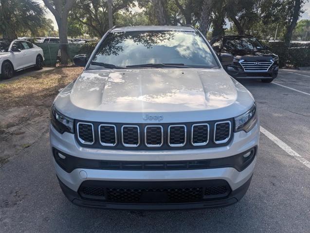 2025 Jeep Compass COMPASS LATITUDE 4X4