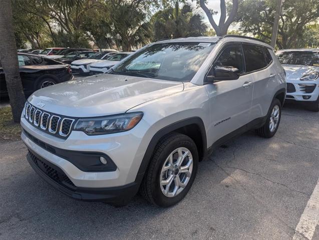 2025 Jeep Compass COMPASS LATITUDE 4X4