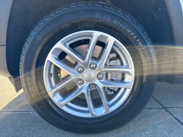 2025 Jeep Grand Cherokee GRAND CHEROKEE L LAREDO X 4X2