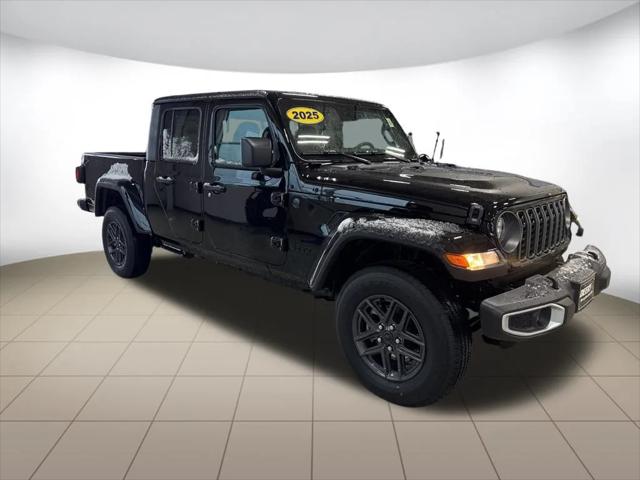 2025 Jeep Gladiator GLADIATOR SPORT S 4X4