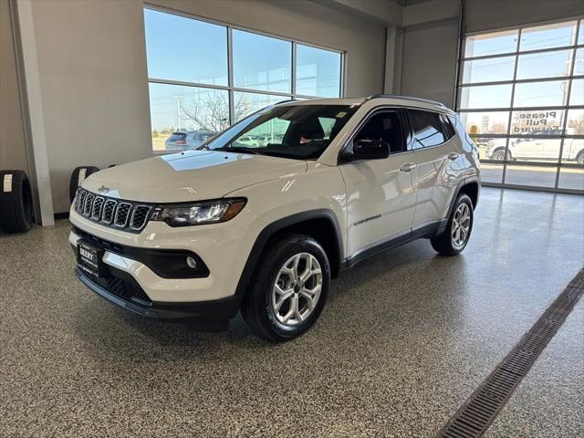 2025 Jeep Compass COMPASS LATITUDE 4X4